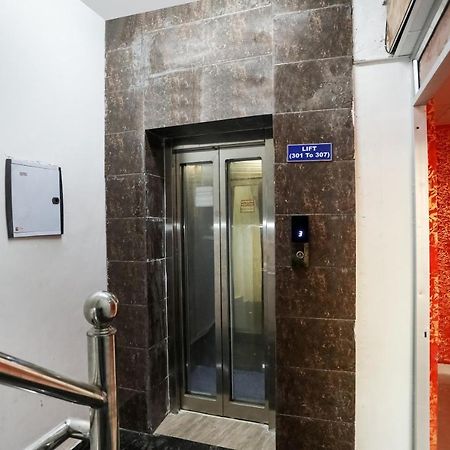 Oyo 72993 Hotel The Gold Faridabad Εξωτερικό φωτογραφία