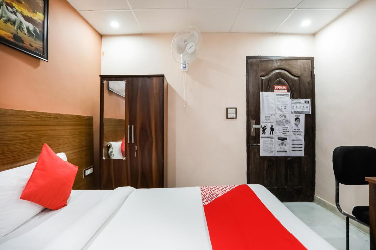 Oyo 72993 Hotel The Gold Faridabad Εξωτερικό φωτογραφία