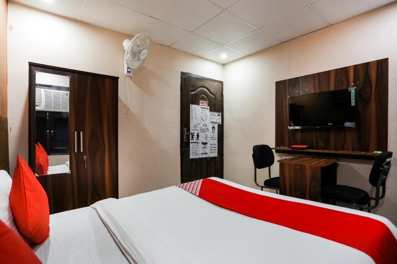 Oyo 72993 Hotel The Gold Faridabad Εξωτερικό φωτογραφία