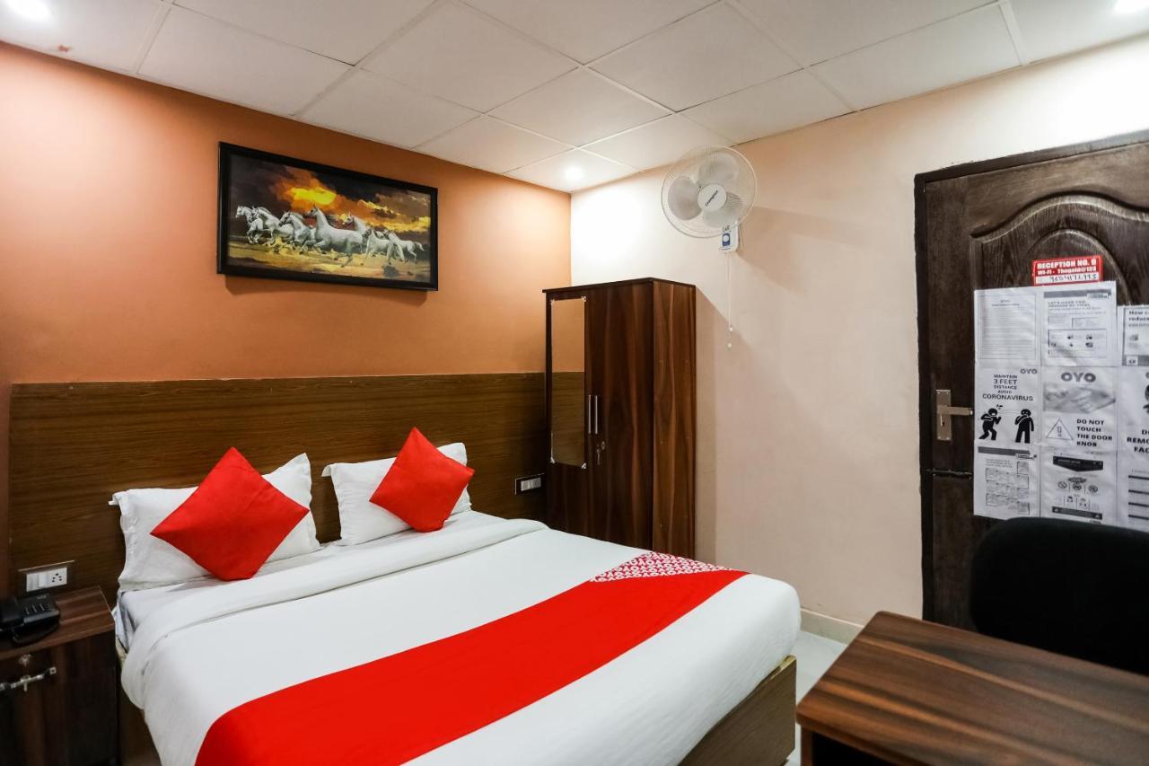 Oyo 72993 Hotel The Gold Faridabad Εξωτερικό φωτογραφία