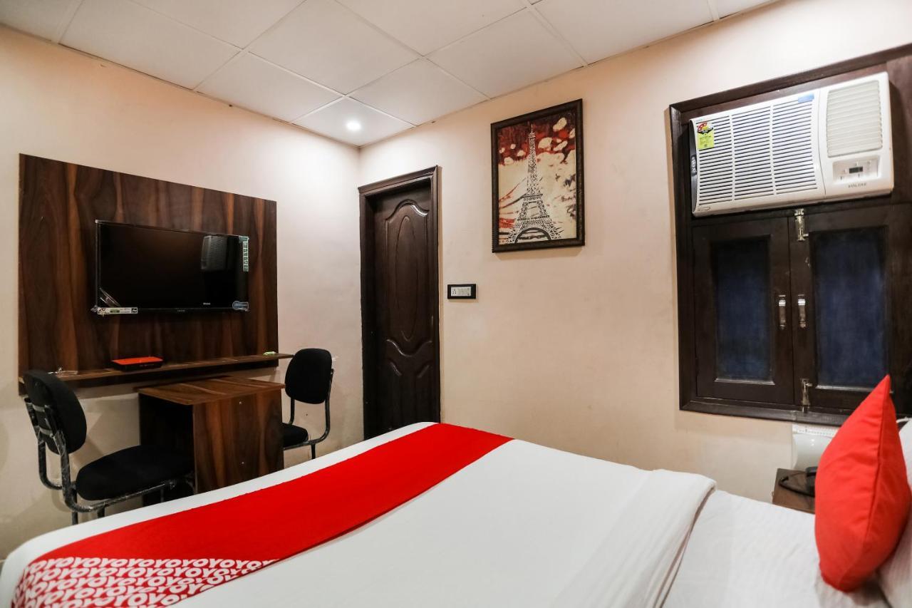 Oyo 72993 Hotel The Gold Faridabad Εξωτερικό φωτογραφία