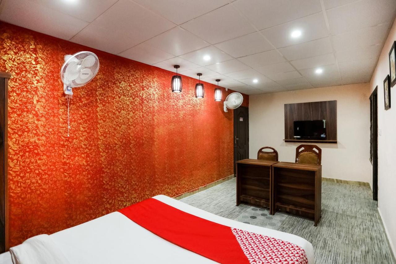 Oyo 72993 Hotel The Gold Faridabad Εξωτερικό φωτογραφία